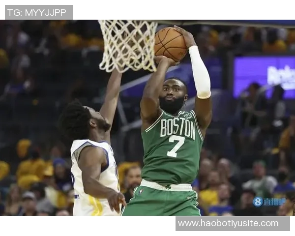 杰伦布朗本赛季表现惊艳单场30分以上次数已超上赛季总和 杰伦布朗本赛季表现惊艳单场30分以上次数已超上赛季总和